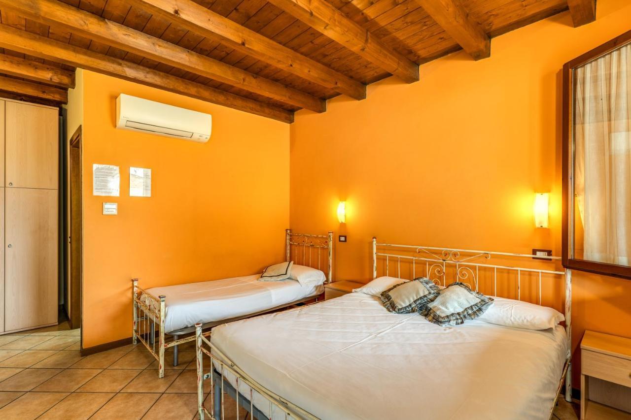 Agriturismo Pozzo Fiorito Кастельони деле Стивиере Екстериор снимка