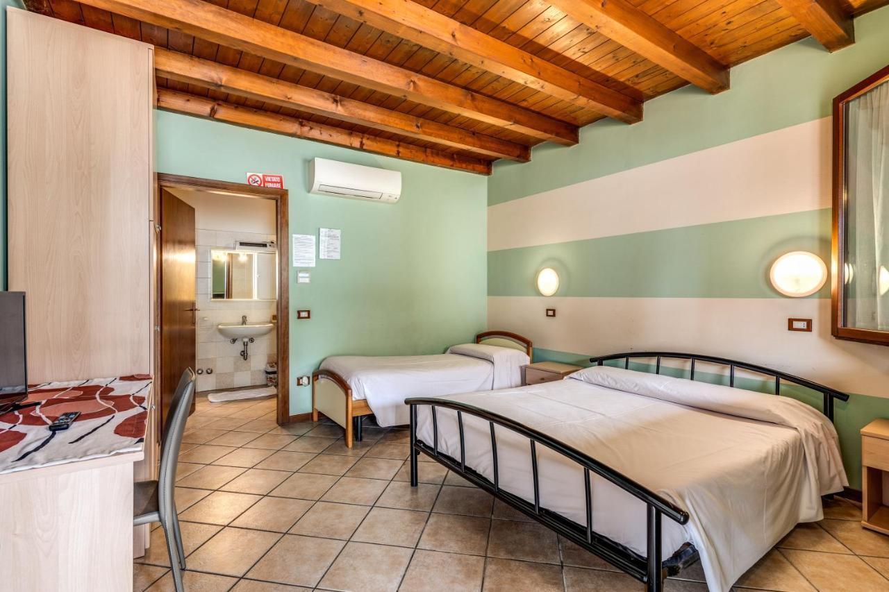 Agriturismo Pozzo Fiorito Кастельони деле Стивиере Екстериор снимка