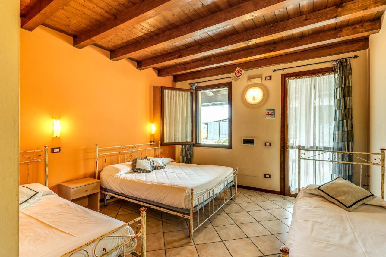 Agriturismo Pozzo Fiorito Кастельони деле Стивиере Екстериор снимка