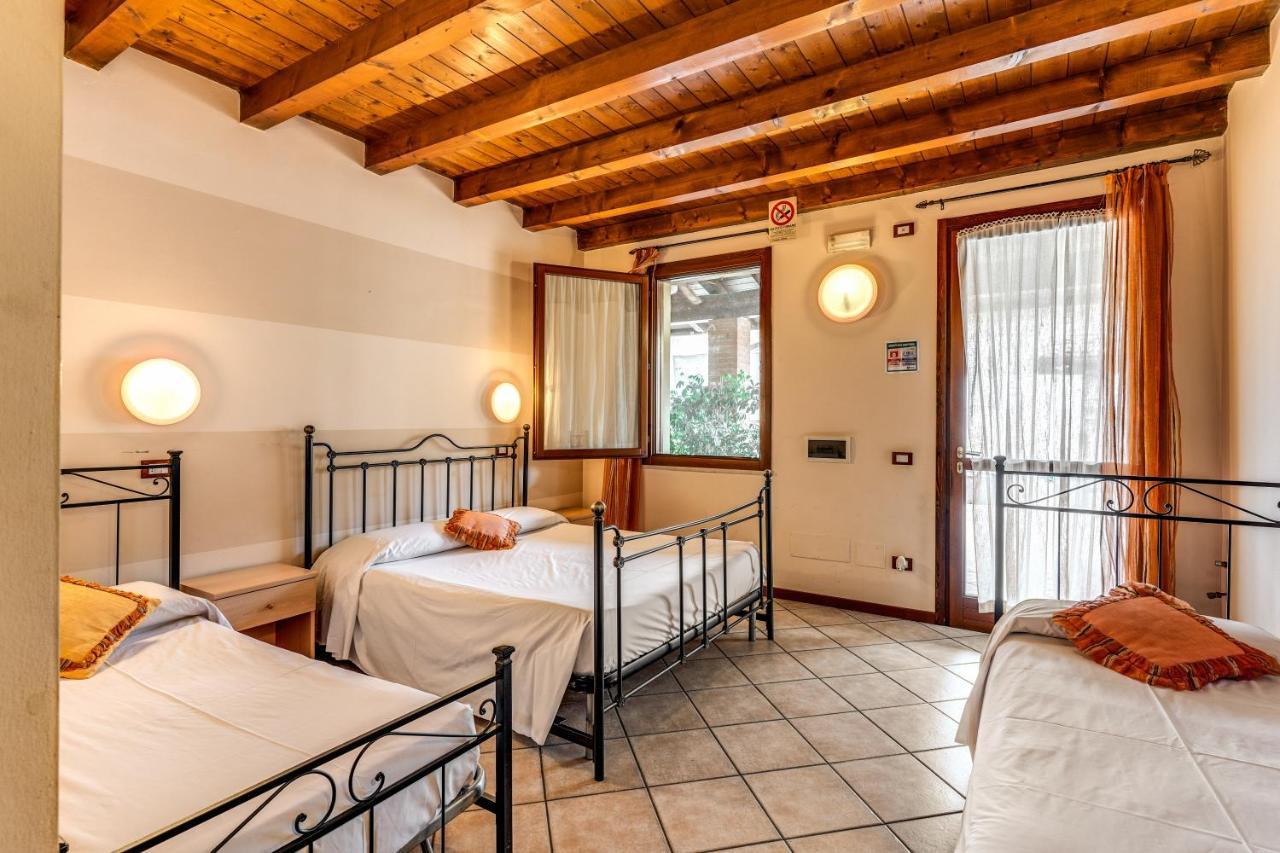 Agriturismo Pozzo Fiorito Кастельони деле Стивиере Екстериор снимка
