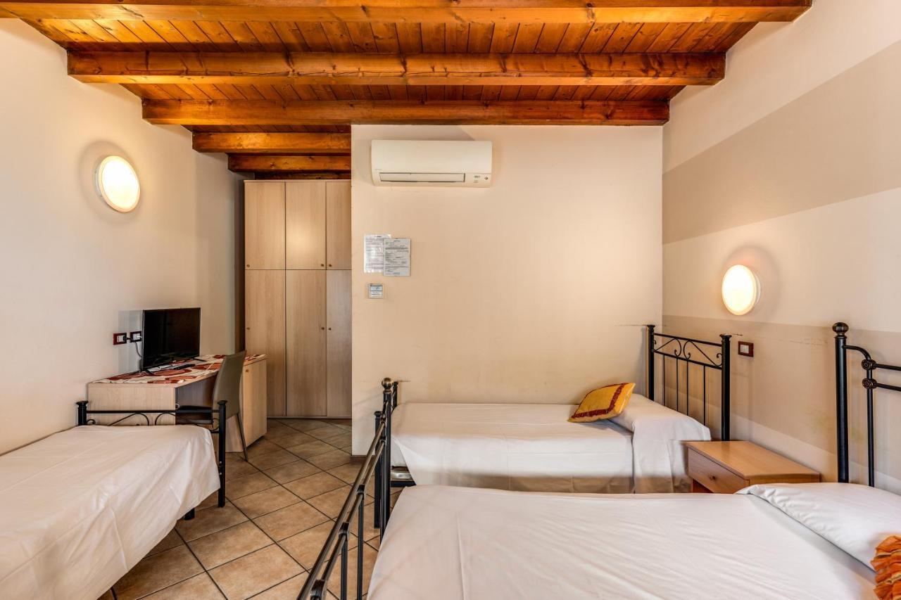 Agriturismo Pozzo Fiorito Кастельони деле Стивиере Екстериор снимка