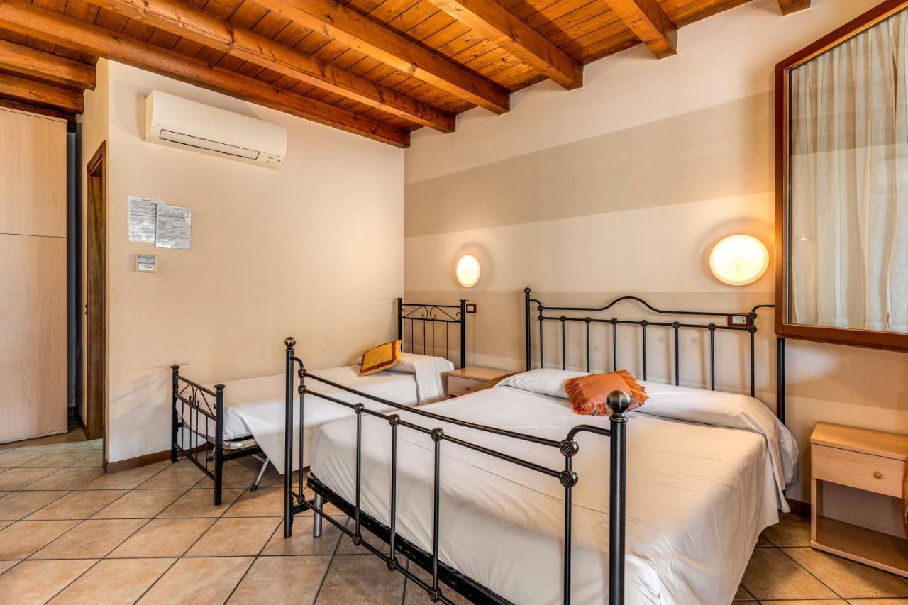 Agriturismo Pozzo Fiorito Кастельони деле Стивиере Екстериор снимка